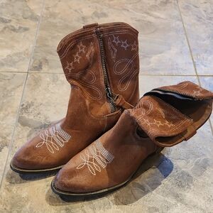 Boutique 9 Western Suede Ankle Boots Tan/Cognac 8M NWOT